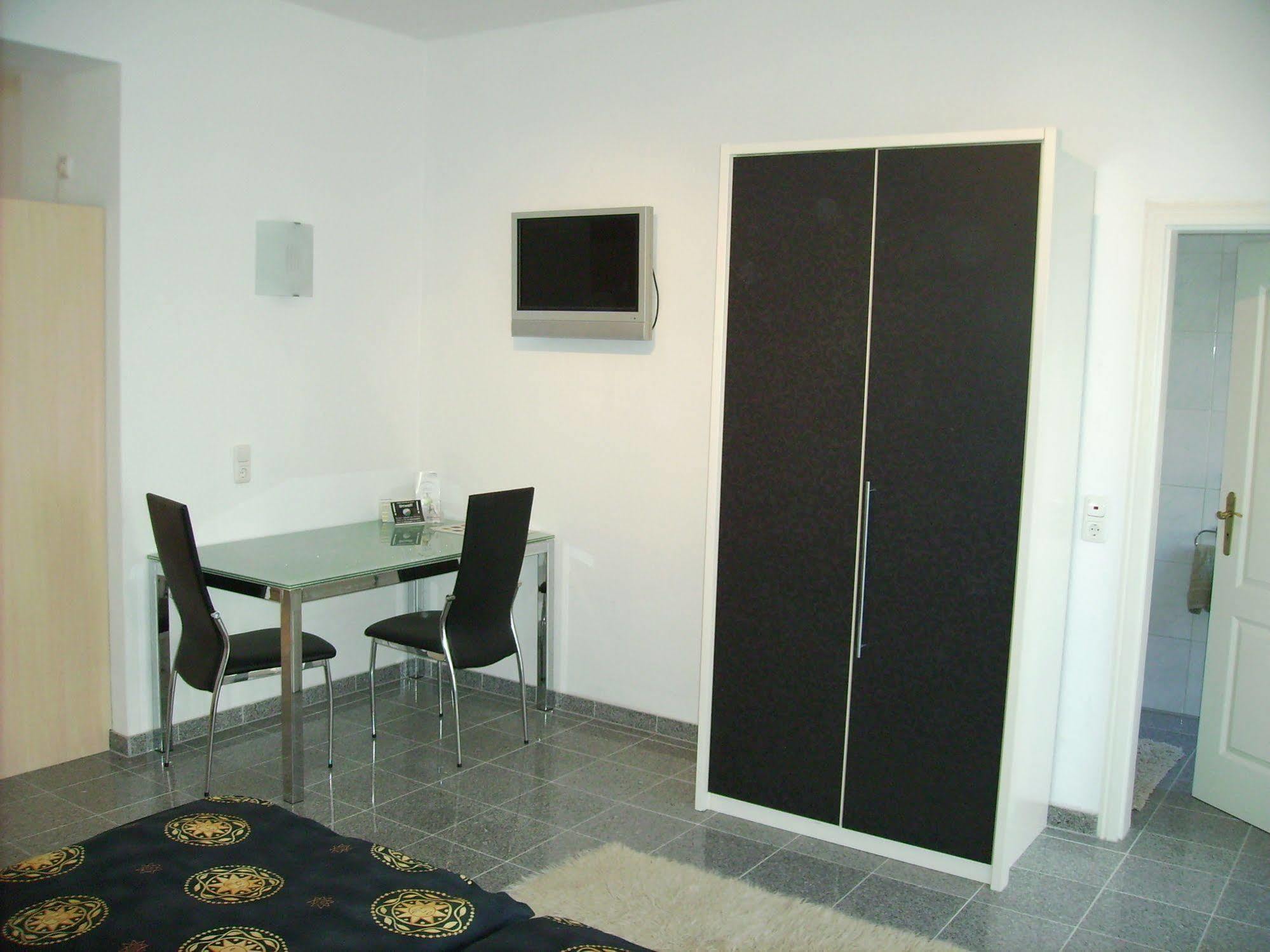 Boardinghouse - Stadtvilla Budget Schweinfurt Buitenkant foto